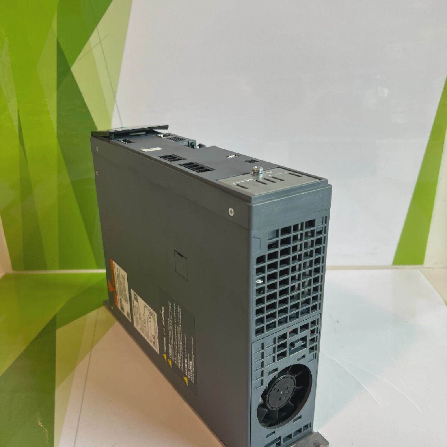 Siemens 6SL32105HE115UF0  6SL30544AG002AA0Z