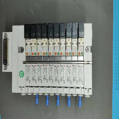 询价SMC贴片机电磁阀排组，型号10-VQ1231-5-C4和1