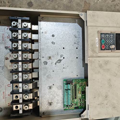 溢价-伟创AC70T3075G093P变频器三相380V