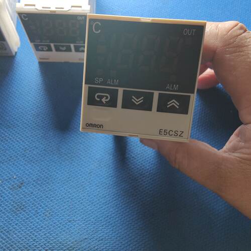 【询价】温控表  E5CSZ-Q1T两个适用