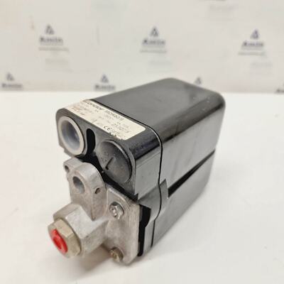 CondorMDR538压力开关AC154A250V58巴全新