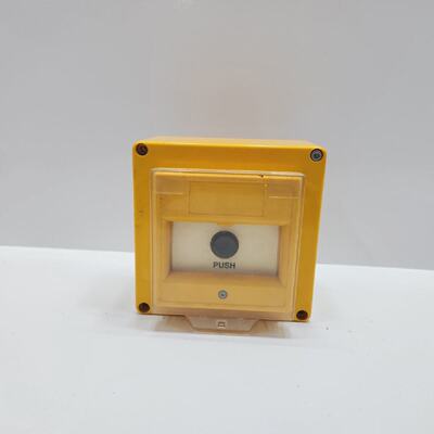 KAC ALARM WY79302 YELLOW PUSH BUTTON OPERATED CALL POINT