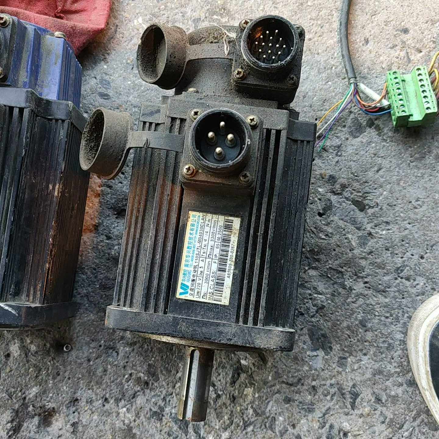 （洋洋设备）华兴伺服电机4牛，110sjtl-m04030clan