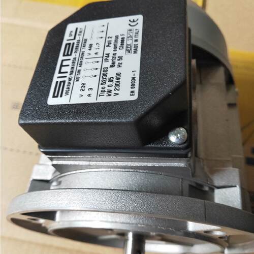 52/3003电机0.65KW,意大利SIMEL原装，现—议价
