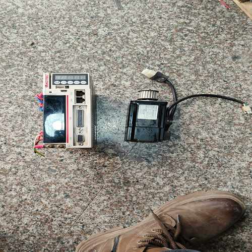 研控AS1-02BFI伺服200w套装脉冲-议价