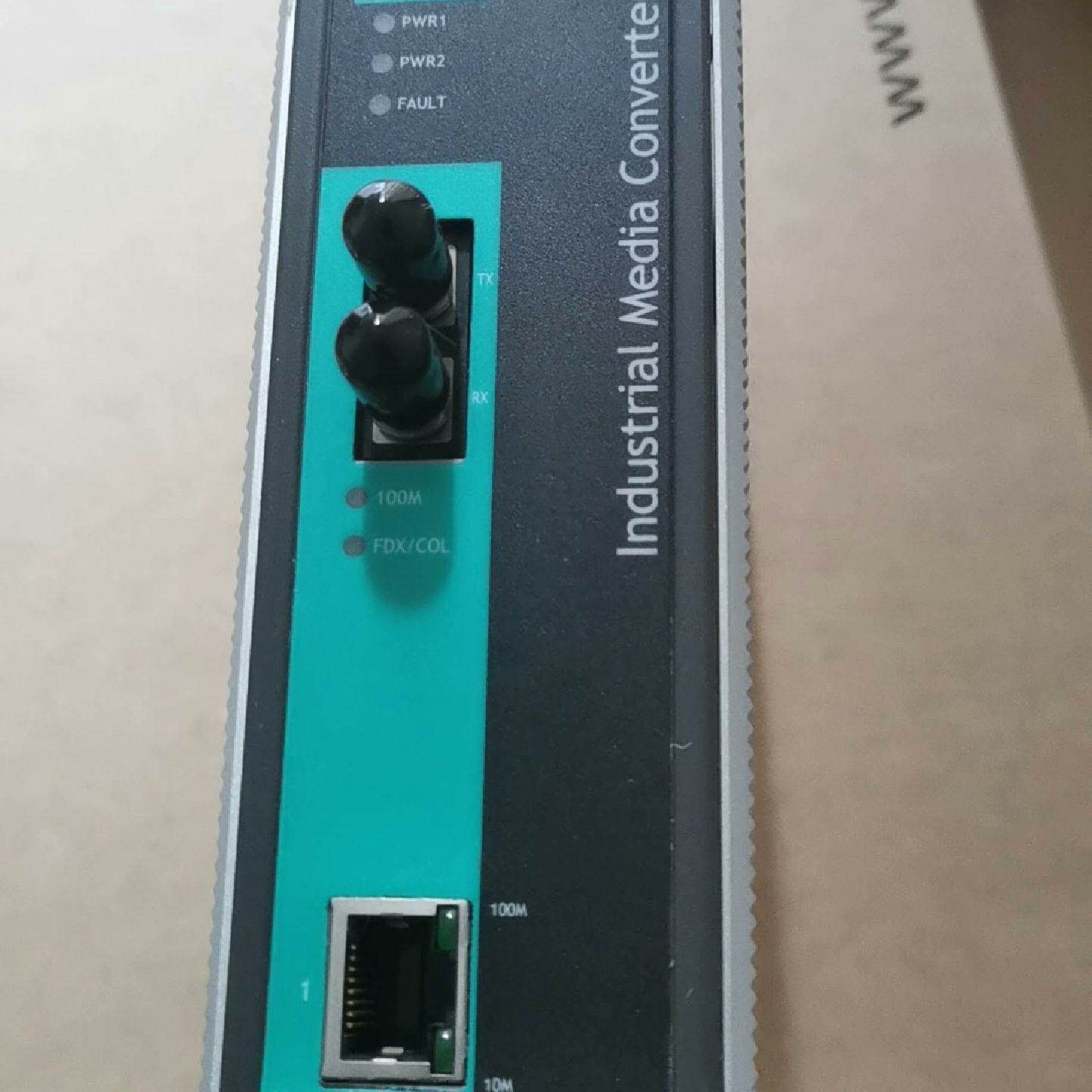 议价全新MOXA IMC-101-M-ST /SC 光电转换器 现货