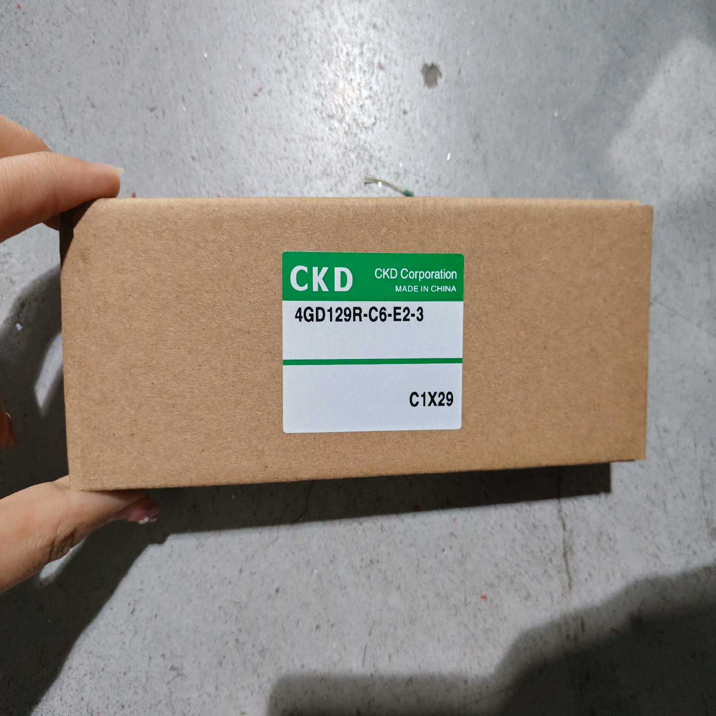 CKD电磁阀，型号：4GD129R-C6-E2-3，如图询价