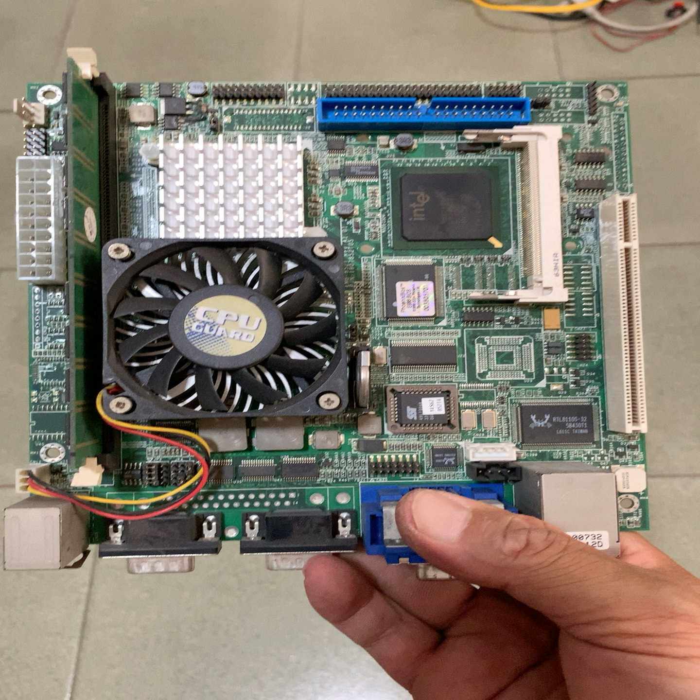 （议价）emb-852trev:A1.01，通电长鸣，查了一下，说