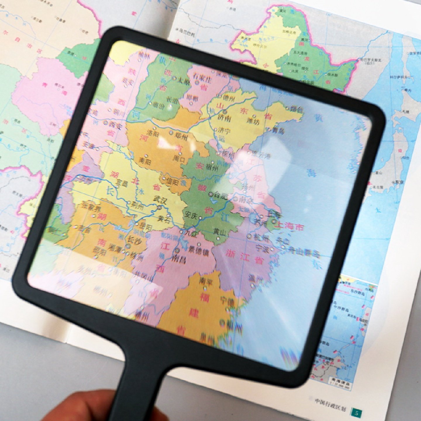 手持式放大镜高清镜菲涅尔透镜防摔学生老人方形手柄大镜片扩大镜