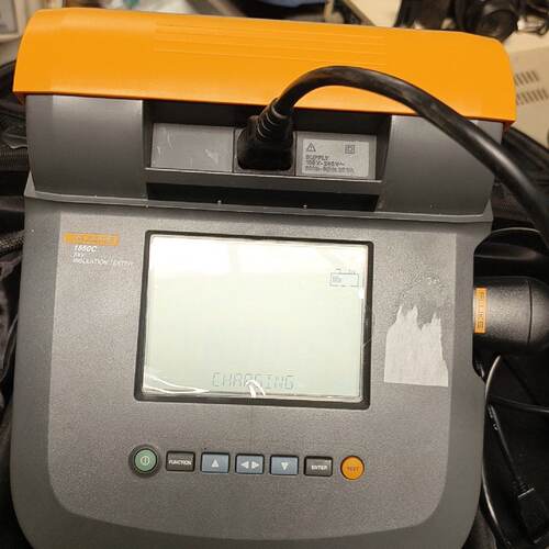 福禄克Fluke 1550C绝缘电阻测试仪，可以显示充电议价