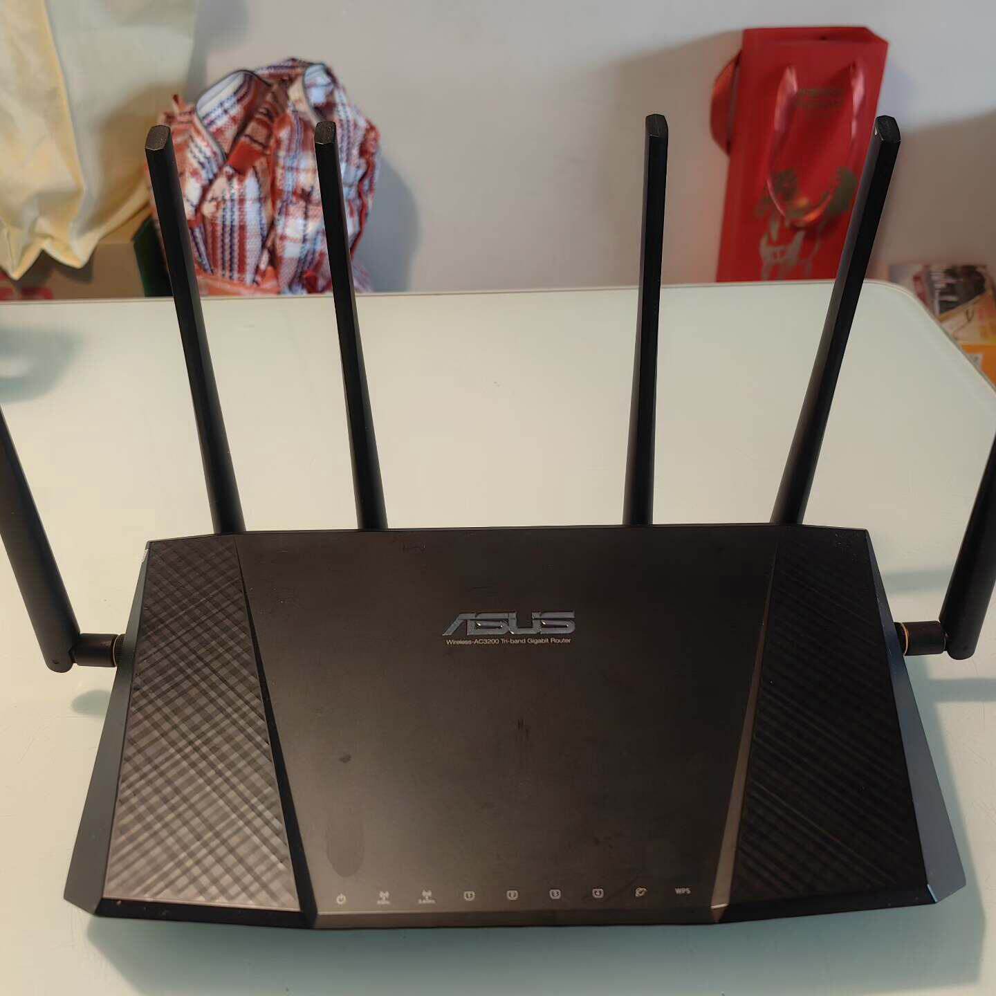 华硕RT-AC3200企业级路由器，无线3频网络，6天线，轻 松覆盖一百