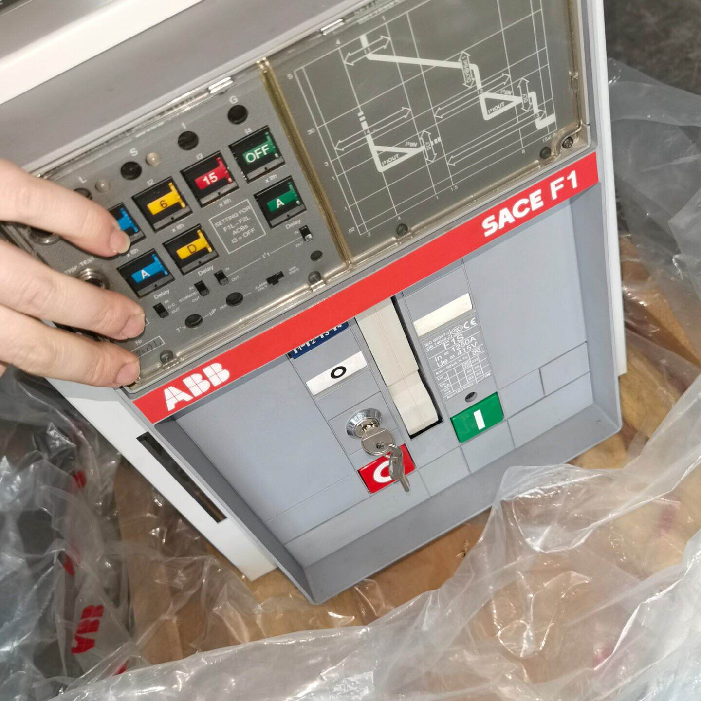 议价ABB框架断路器F1S1250A三级固定式原装ABB框架断可维修