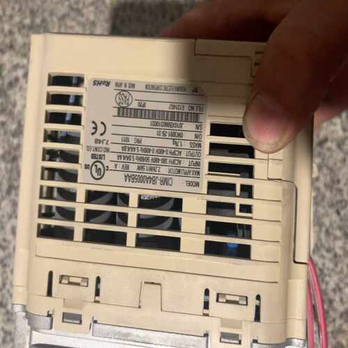 J1000变频器！JB4A0005BAA（2.2KW/1