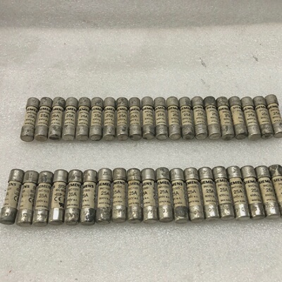 SIEMENS 3NC1025 PATRONENSICHERUNG 10X38 MM 25A 600VAC 40 STC