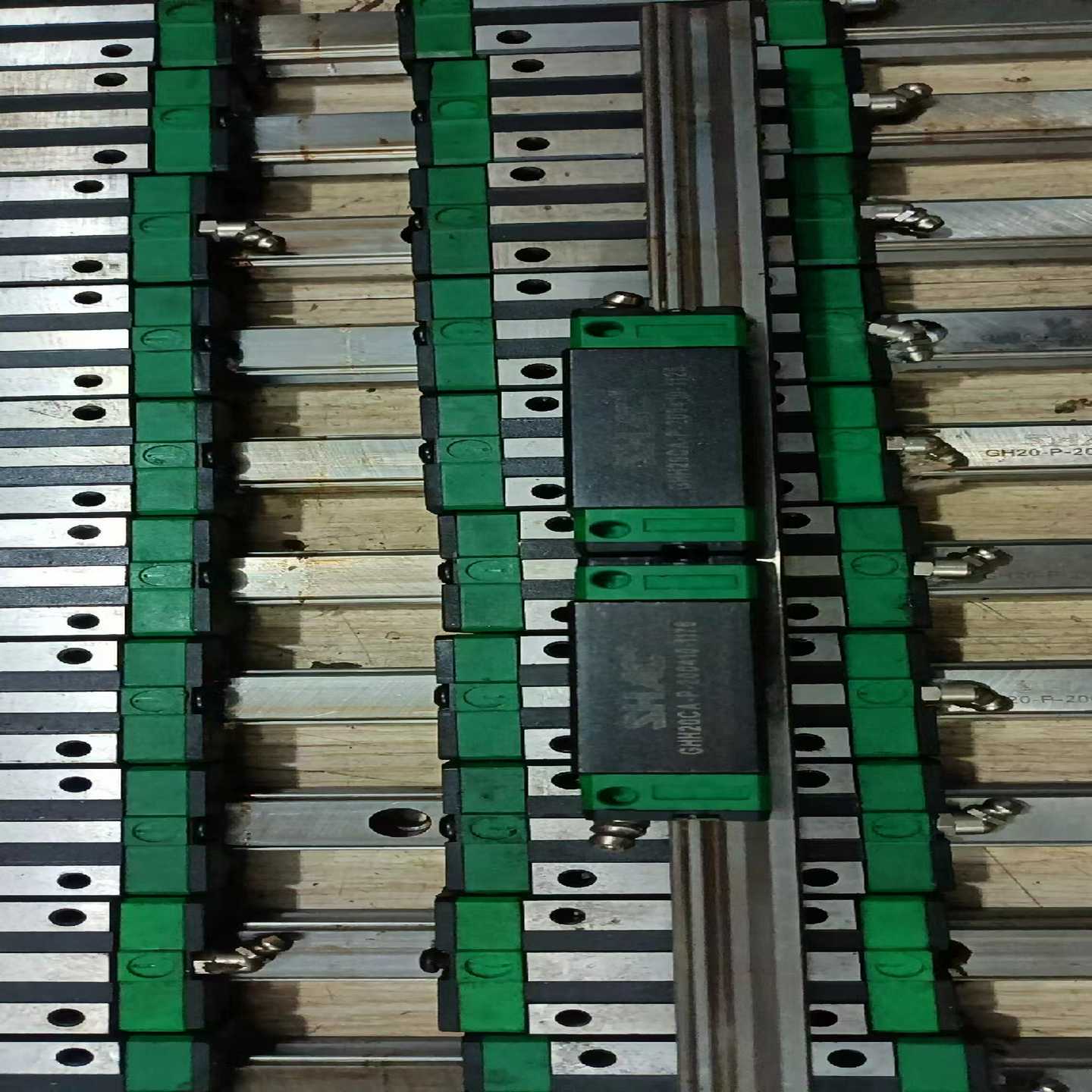 议价台湾鼎翰SHAC导轨滑块GHH20cA，九成新，滑动M顺畅，有现货/