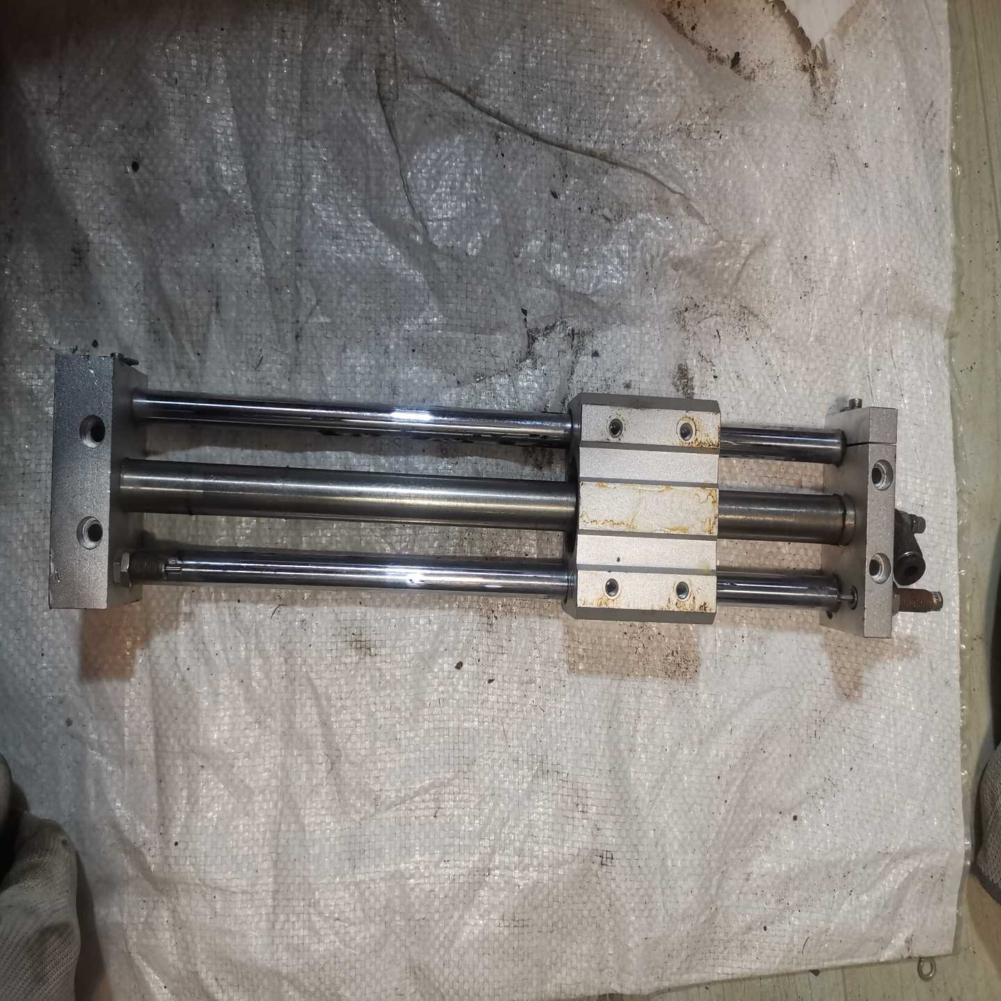 【议价】气立可MRU15*250SA2气缸，，功能正常，适用