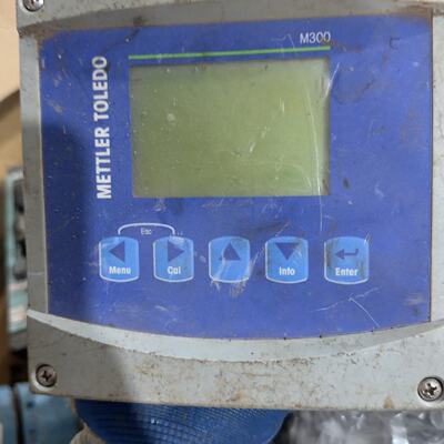 议价Mettler Toledo M300 MultiParameter Transmitter Disassemb