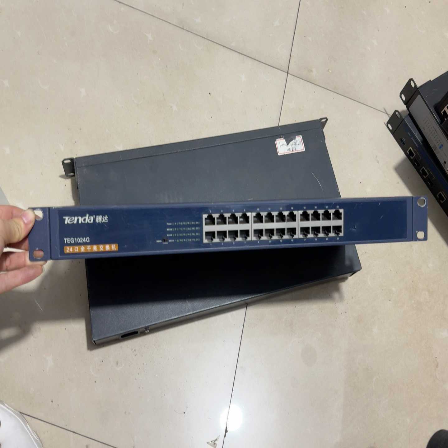 腾达TEG1024G24口全千兆交换机功能正常，联系询价图片