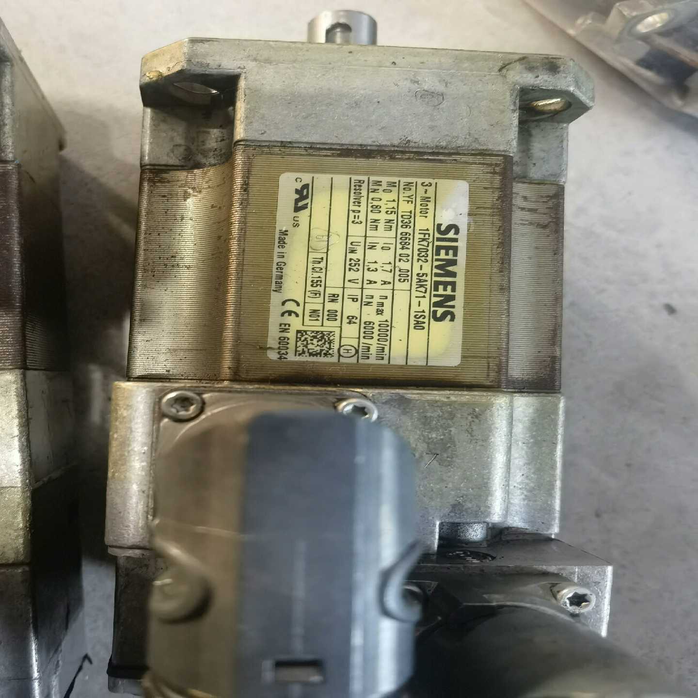 伺服电机1FK7032-5AK71-1SA0(2个)1询价