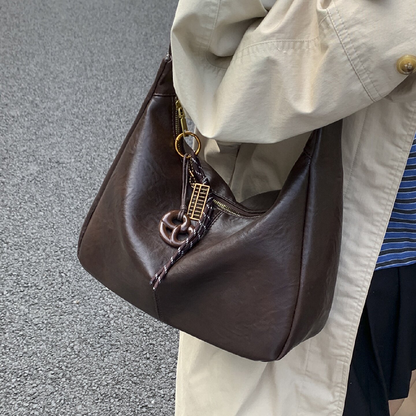 百搭美拉德风托特包女2025新款小众复古质感韩系单肩斜挎包通勤包