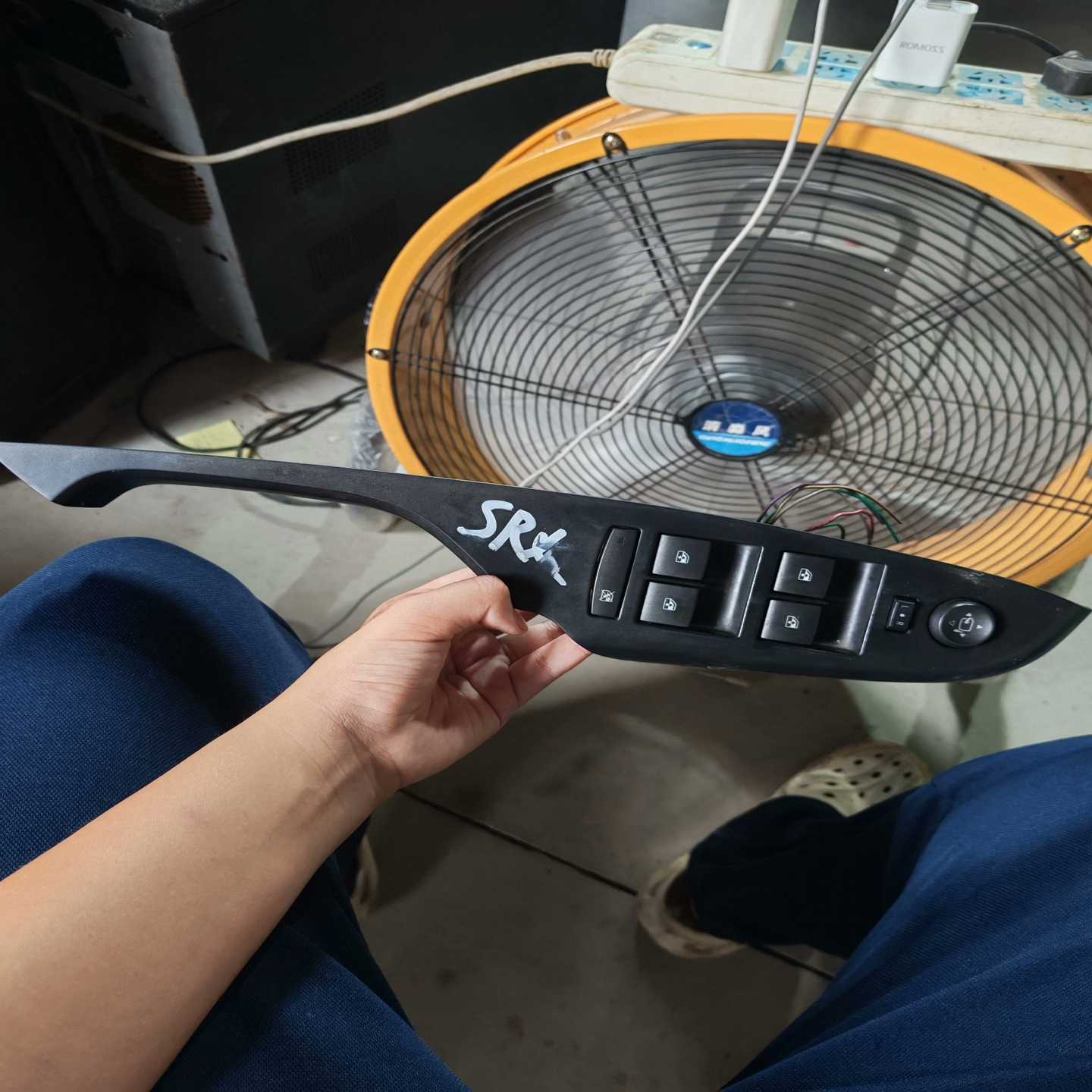 凯迪拉克SRX原装车窗控制面板，带电动窗开关和按钮，纯原装拆--