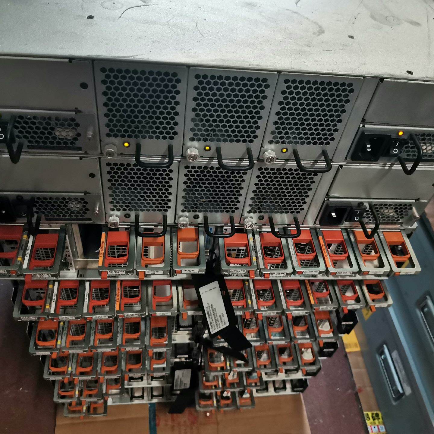 博科EMC DS5300B 80口交换机 通电开机,成色--议价商品