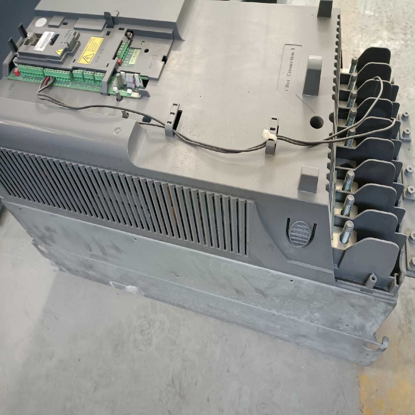 议价拆机ABB变频器ACS550-01-195A-4110KW现货/维修