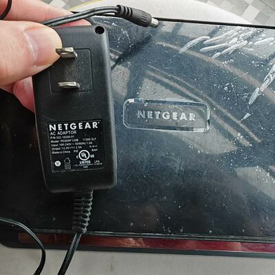 美国网件NETGEAR WDNR3800千兆WIFI路由器， 带原装充电器，功能
