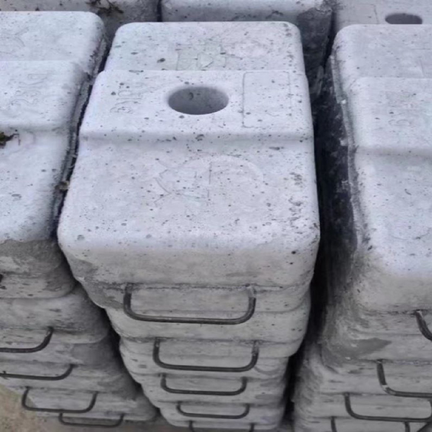 25kg吊篮配重块成都供应工地工程混凝土配重块压重块水泥制品现货,基础建材,基础材料,淘宝优惠券,粉丝福利购,淘宝优惠卷