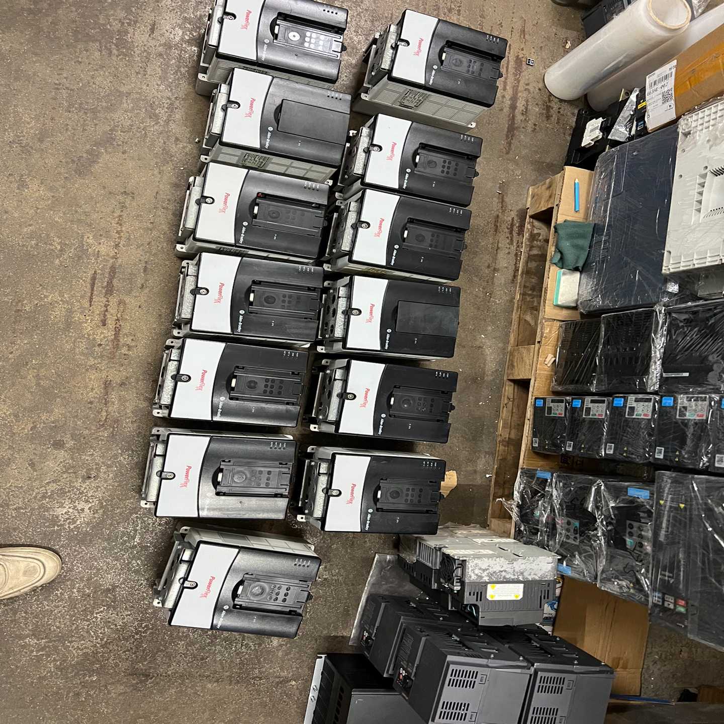 询价AB变频器20AC8P7A0，3KW，20AC5