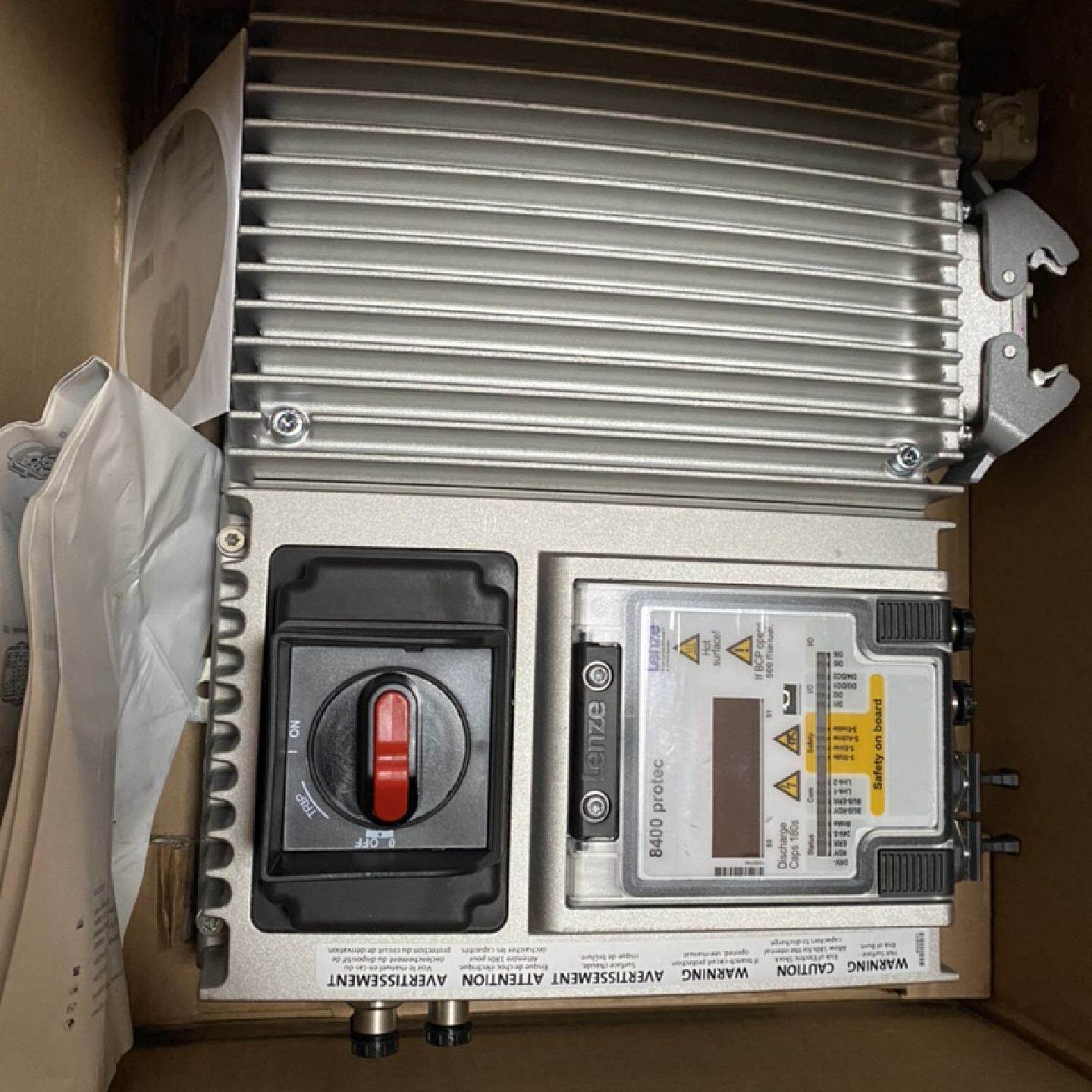 溢价-伦茨E84DSPBC1524R2SLCE1.5kw变频器