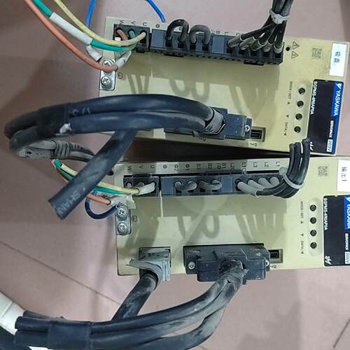 安川伺服驱动器SGPMS4R0AP0A刚拆机的功能正常-议价