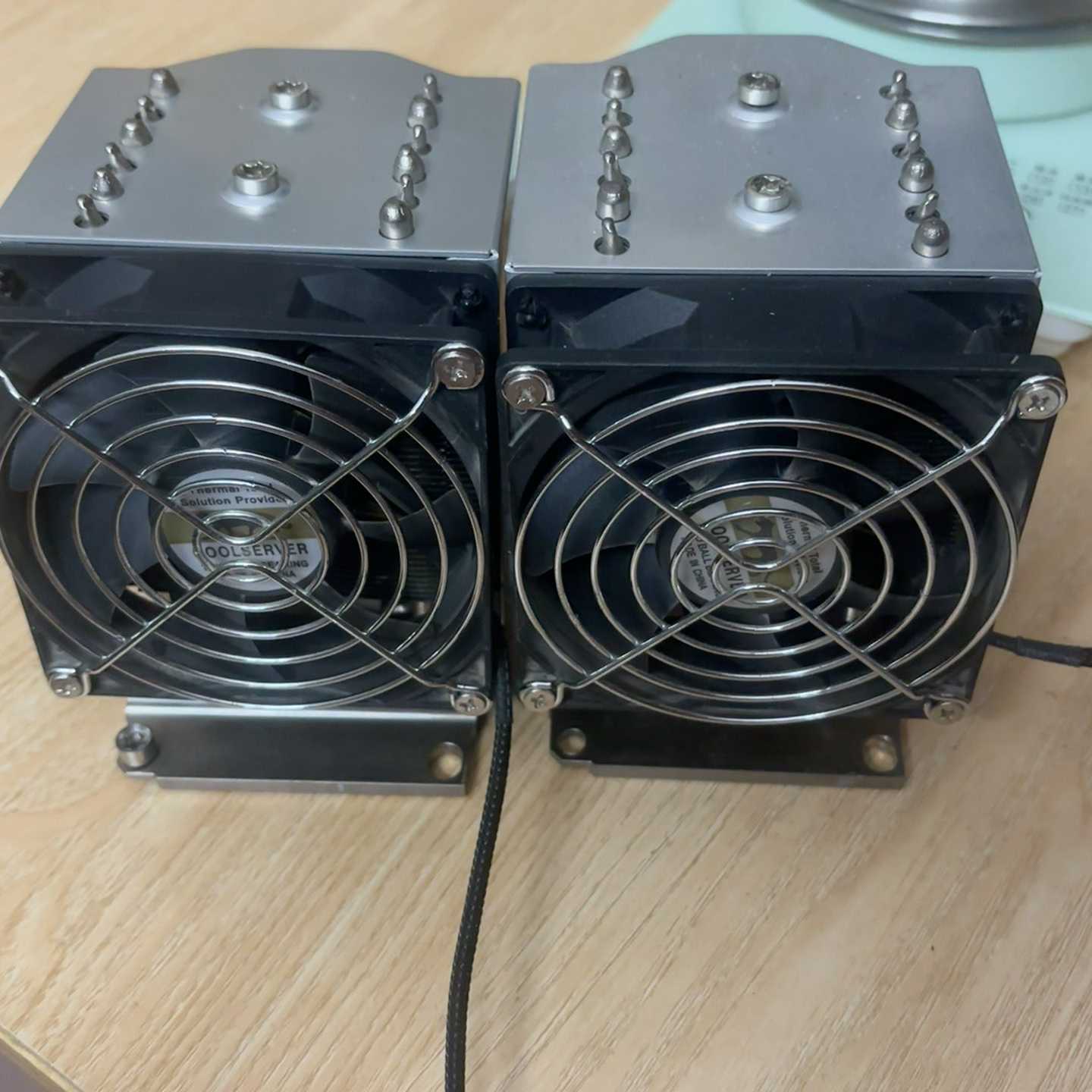 询价3647CPU长方行风扇几乎全新刚刚用8个月有