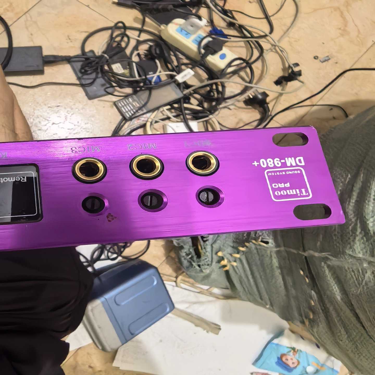 出一台DM-980前极效果器，成色实拍，正常使用，不刀包邮--议价商