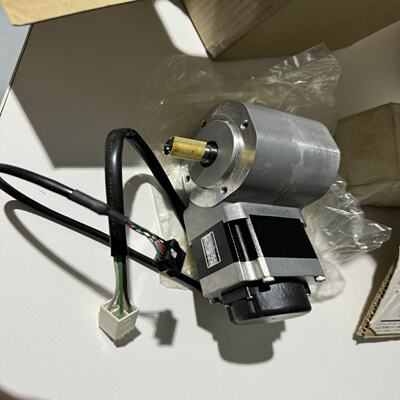 议价TBL-V伺服马达TS4746N3231E202智能交流控制器驱动器
