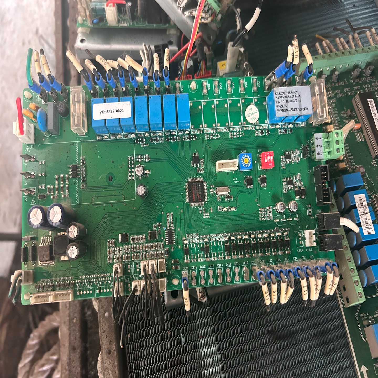 风冷模块式冷热水机组RSADV60H控制板C.询价