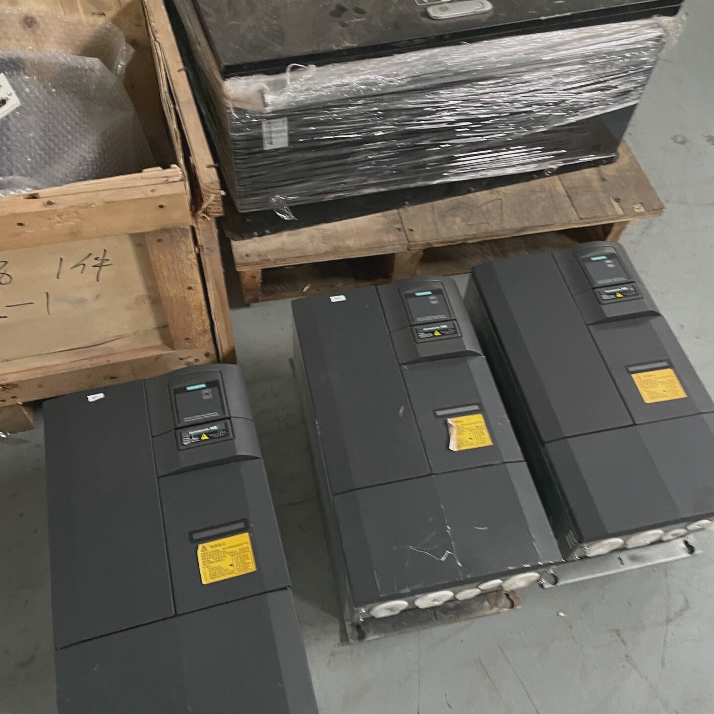 询-变频器6SE64402UD315DB1 - 实物图