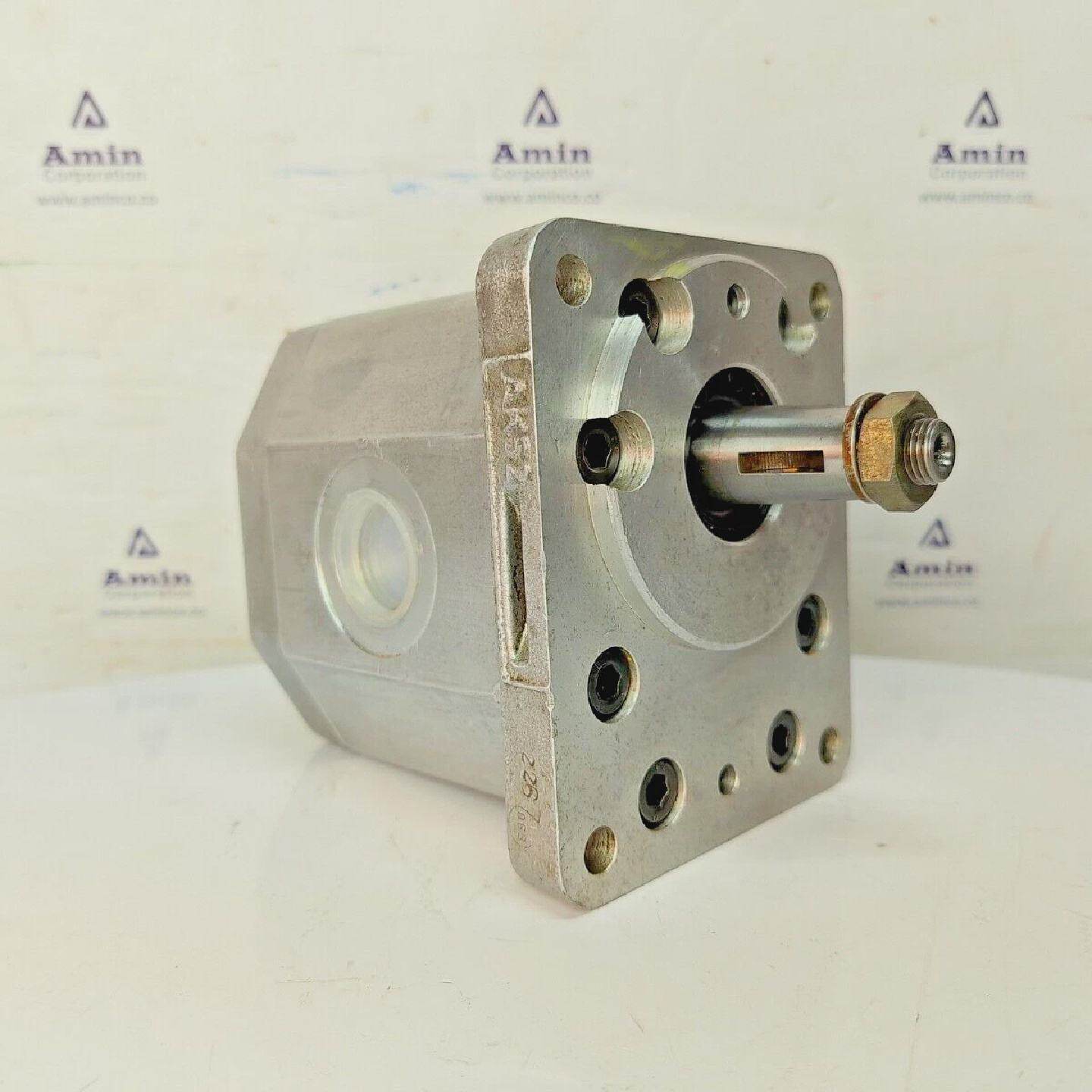 Wytwornia Pomp Hydrauliczynch PZ2K25 Hydraulic gear pump  Re - 实物图