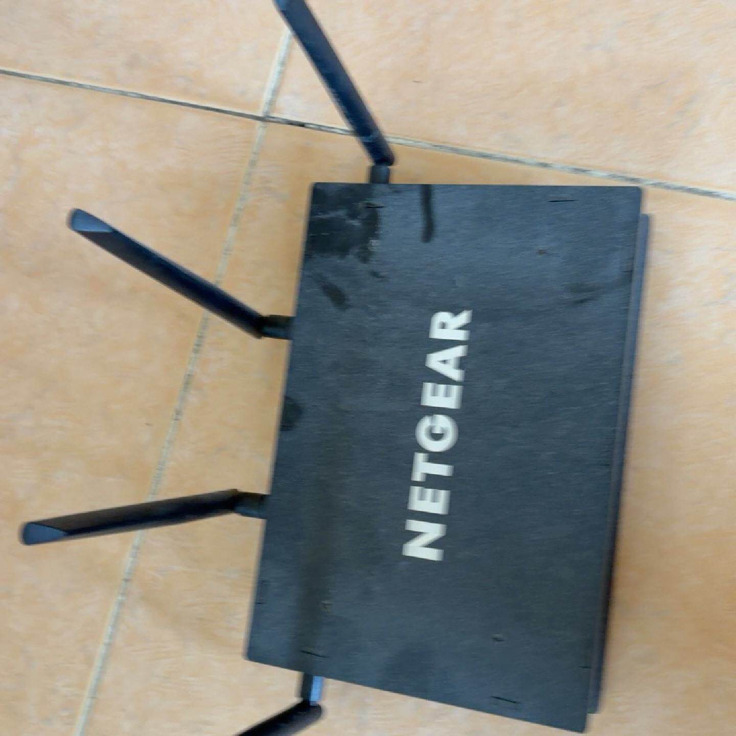 Netgear R7800 上代旗舰 ipq8065双核1.7g 512mb内存 128mb闪存 U
