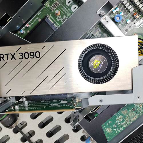 大家好，一张几乎全新的NVIDIA RTX 3090显卡，议价