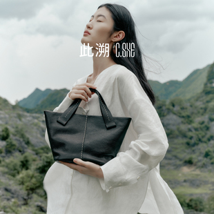 此溯福宝马鞍皮水桶包新中式复古原创设计单肩斜挎手提菜蓝子包女