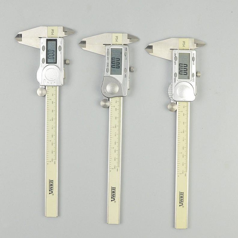 直销IP54级特马工业级电子数显游标卡尺0-150mm0-200mm0-300mm