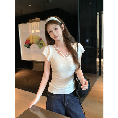视觉天鹅颈！小心机交叉领针织衫