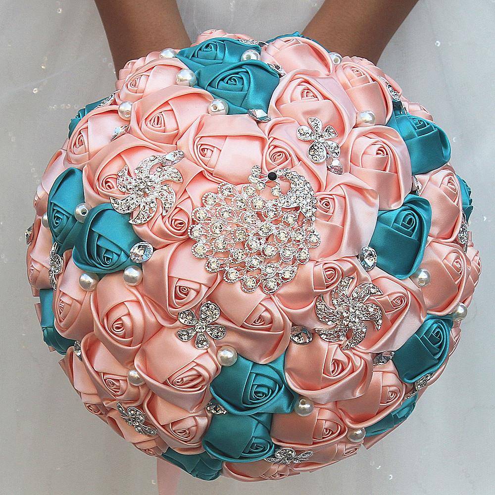 长期供应饰品手捧花孔雀水钻婚庆花束工厂直销W231A
