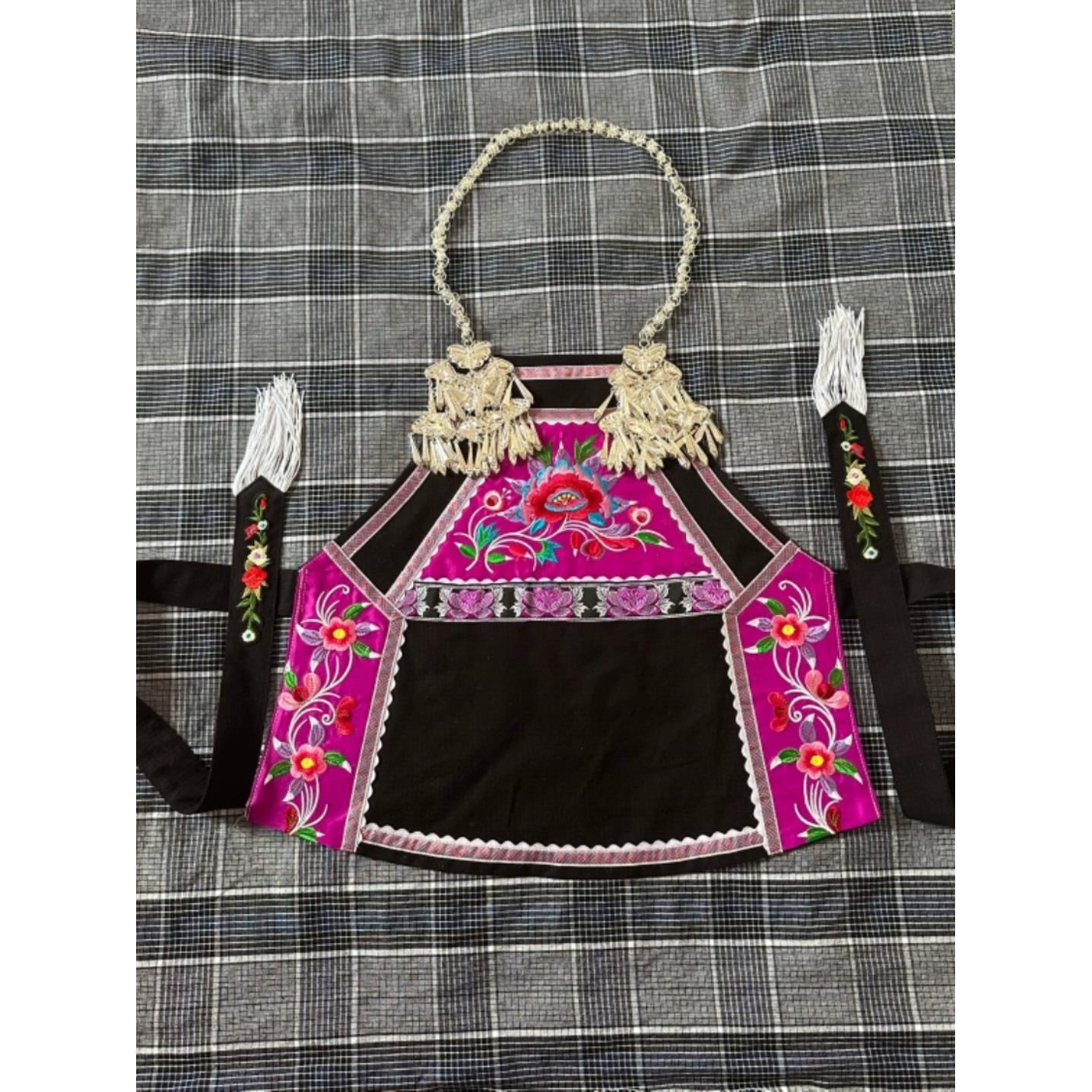 贵州布依庄绣围裙少数民族杜斗少数民族围裙新式样青年围裙