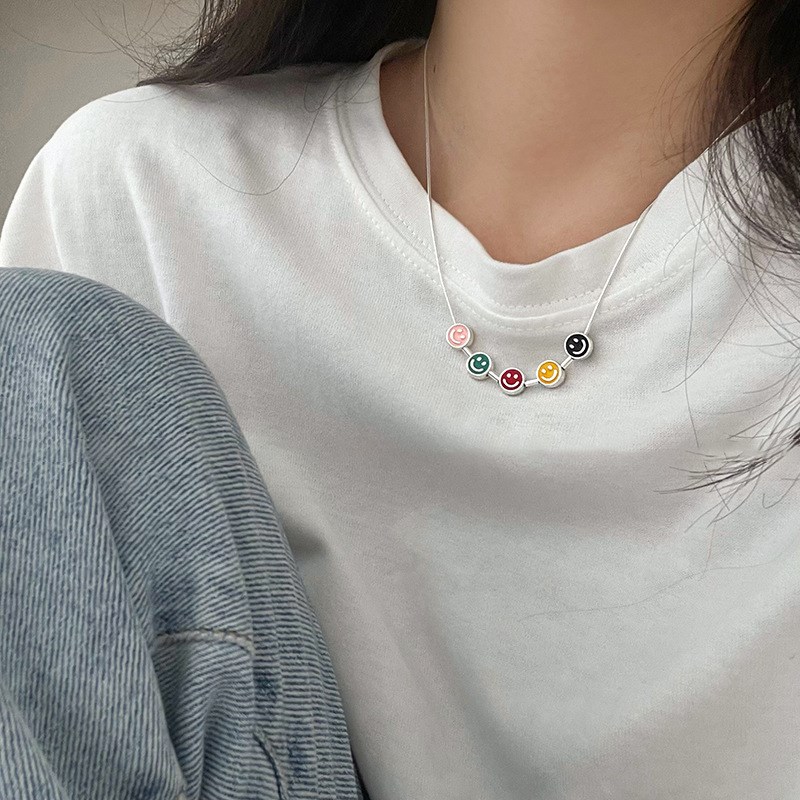 srrmhyn彩色滴油笑脸锁骨链2023年新款女轻奢小众高级设计感项链
