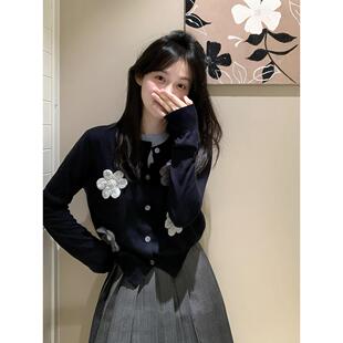 2025新款 温柔慵懒风软糯韩系上衣刺绣花朵针织开衫 毛衣外套女秋季