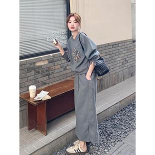 休闲显瘦半身裙两件套连衣裙 2025新款 灰色刺绣圆领卫衣套装 女秋季