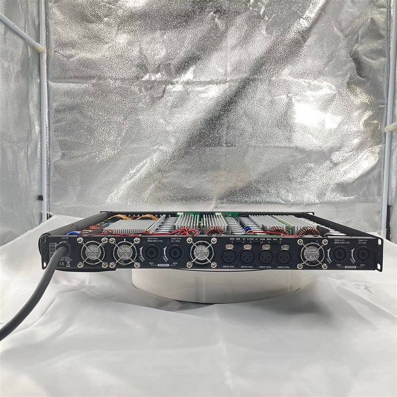 大功率1800W4声道功放D类超重低音炮舞台数字功放