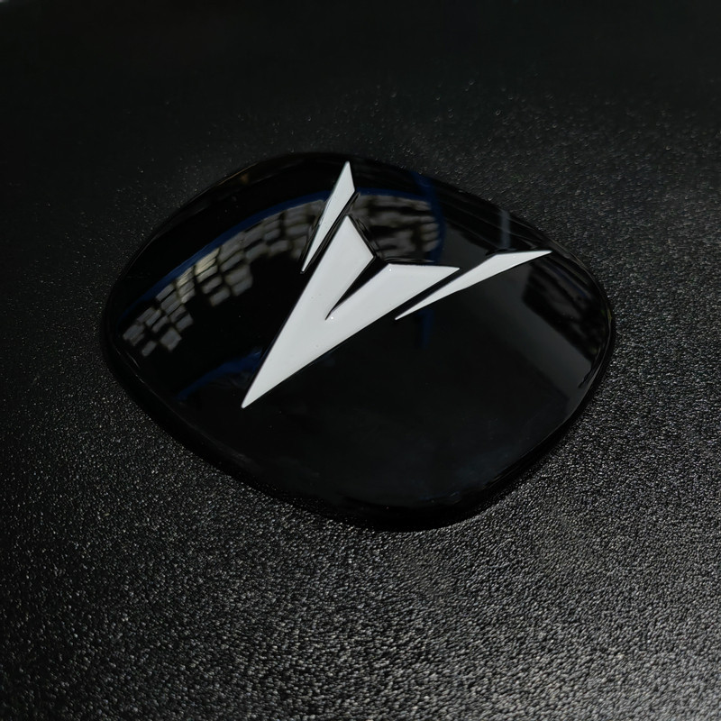 适用於长安UNIV车标改装尾门标装饰盖前後标识专用外观亮黑车屁股